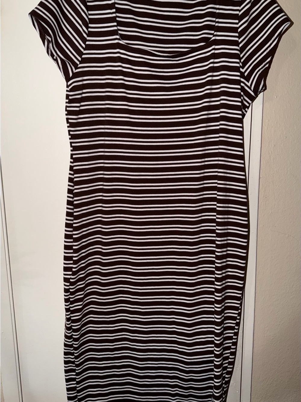 Striped Black and White Short-Sleeve Bodycon Dress
